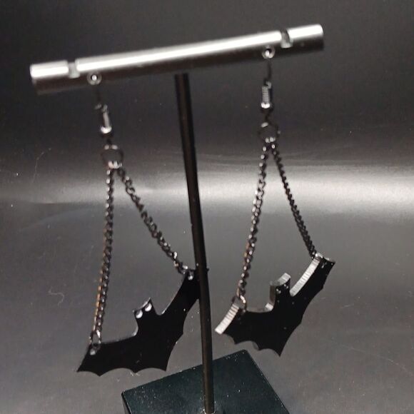 New Bat Tassel Earrings Punk Gothic Halloween Black Bat Tassel Earrings - Picture 3 of 4